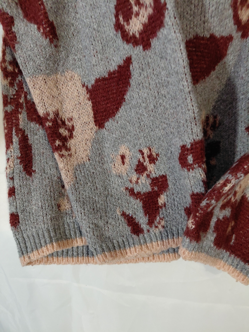 Knox Rose Gray Crewneck Sweater with Pink and Burgundy Floral - Picture 5 of 9